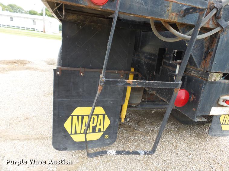 image for item DB7044 1999 Mack CH613 fertilizer tender truck