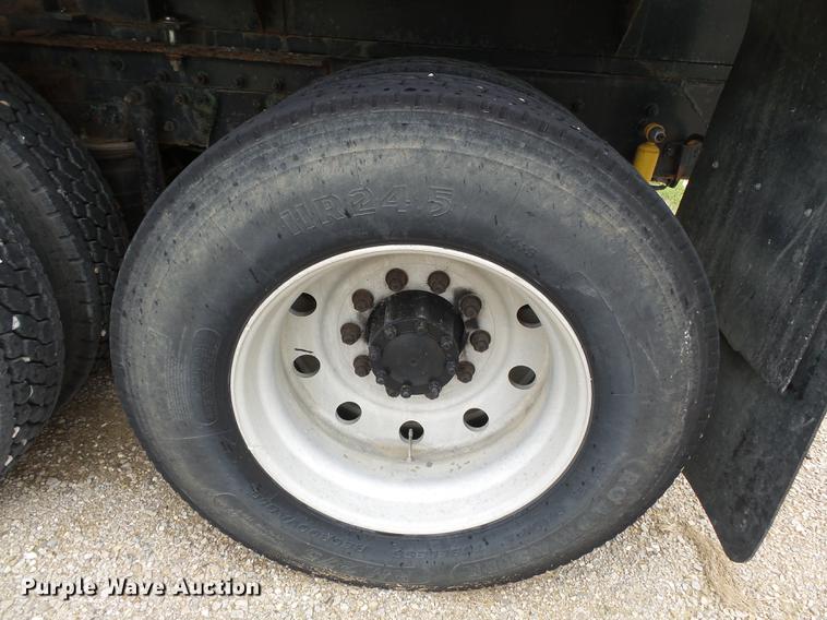 image for item DB7044 1999 Mack CH613 fertilizer tender truck