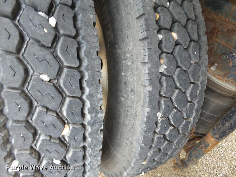 image for item DB7044 1999 Mack CH613 fertilizer tender truck