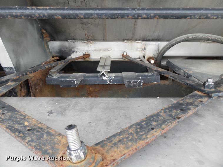 image for item DB7044 1999 Mack CH613 fertilizer tender truck