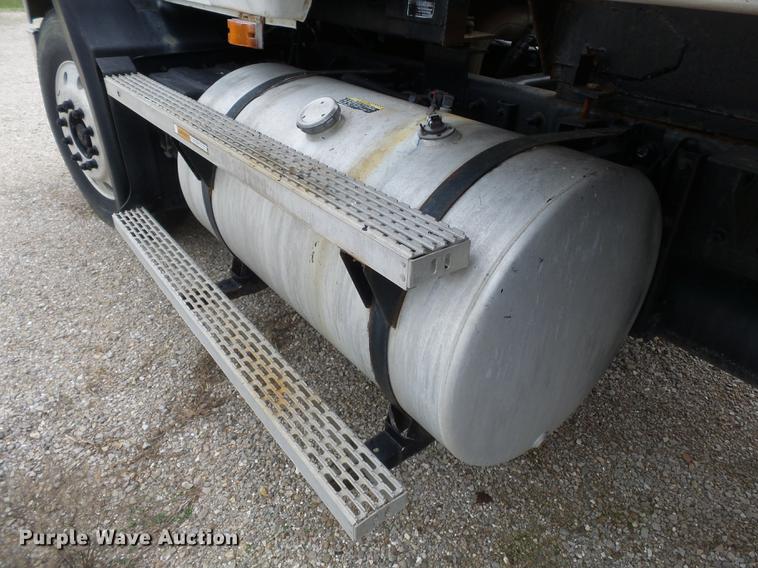 image for item DB7044 1999 Mack CH613 fertilizer tender truck