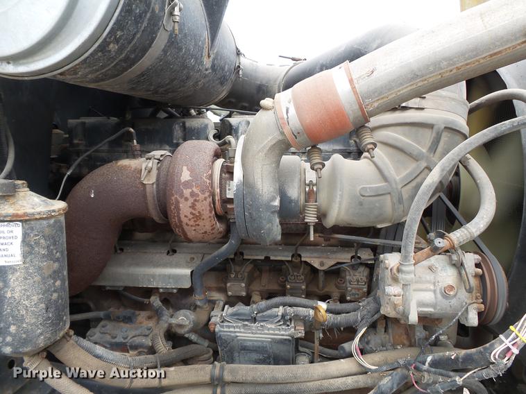 image for item DB7044 1999 Mack CH613 fertilizer tender truck