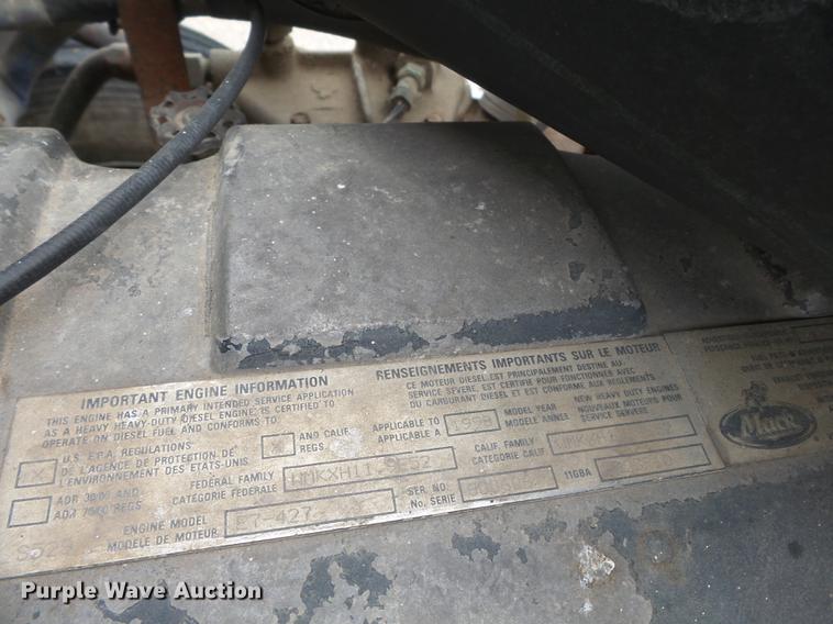 image for item DB7044 1999 Mack CH613 fertilizer tender truck