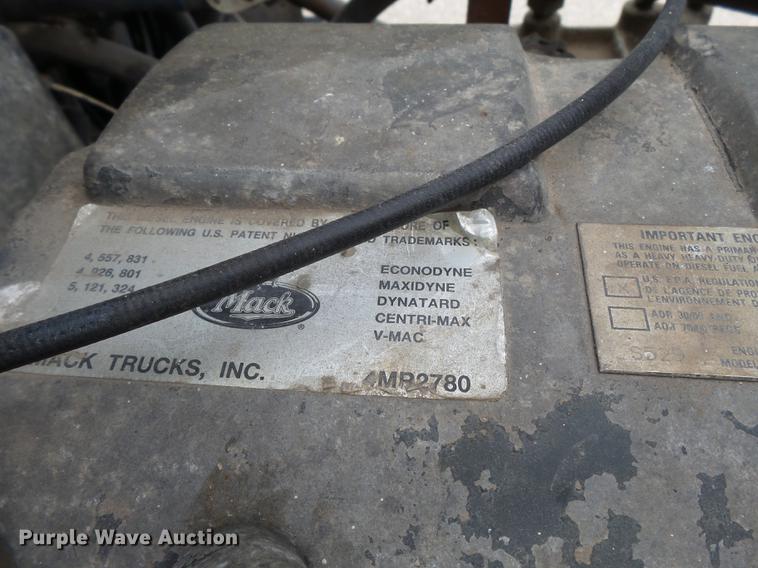 image for item DB7044 1999 Mack CH613 fertilizer tender truck