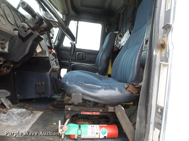 image for item DB7044 1999 Mack CH613 fertilizer tender truck