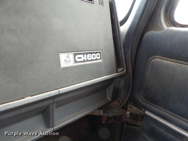 image for item DB7044 1999 Mack CH613 fertilizer tender truck