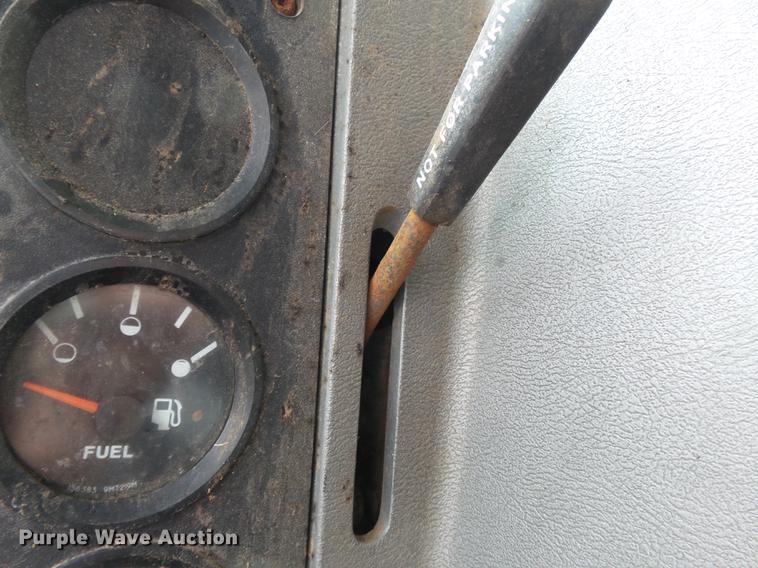 image for item DB7044 1999 Mack CH613 fertilizer tender truck