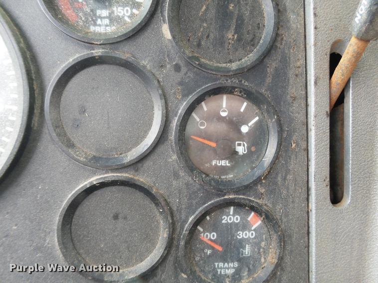 image for item DB7044 1999 Mack CH613 fertilizer tender truck