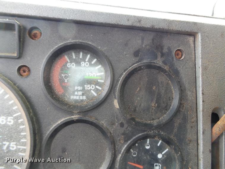 image for item DB7044 1999 Mack CH613 fertilizer tender truck