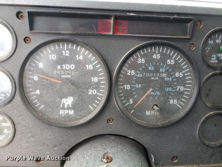 image for item DB7044 1999 Mack CH613 fertilizer tender truck