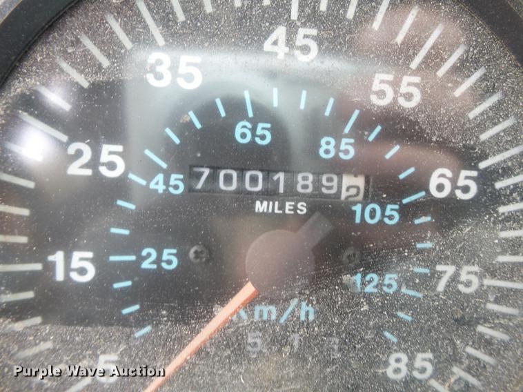 image for item DB7044 1999 Mack CH613 fertilizer tender truck