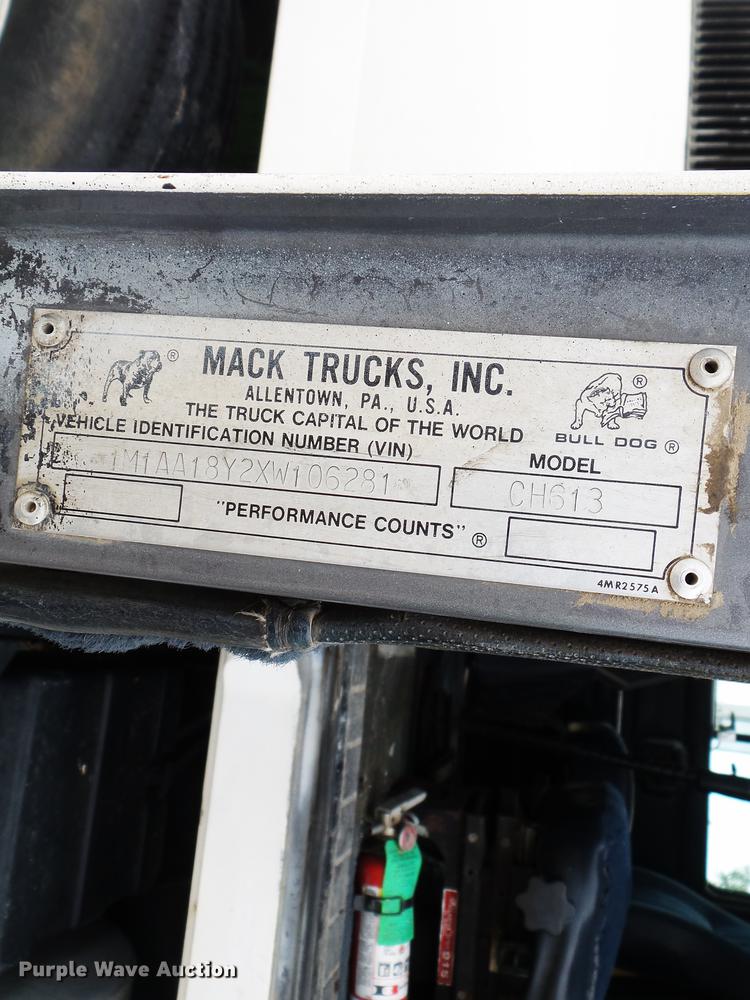 image for item DB7044 1999 Mack CH613 fertilizer tender truck