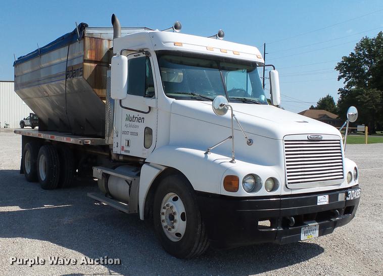 image for item DB7045 2000 Freightliner Century Class fertilizer tender truck