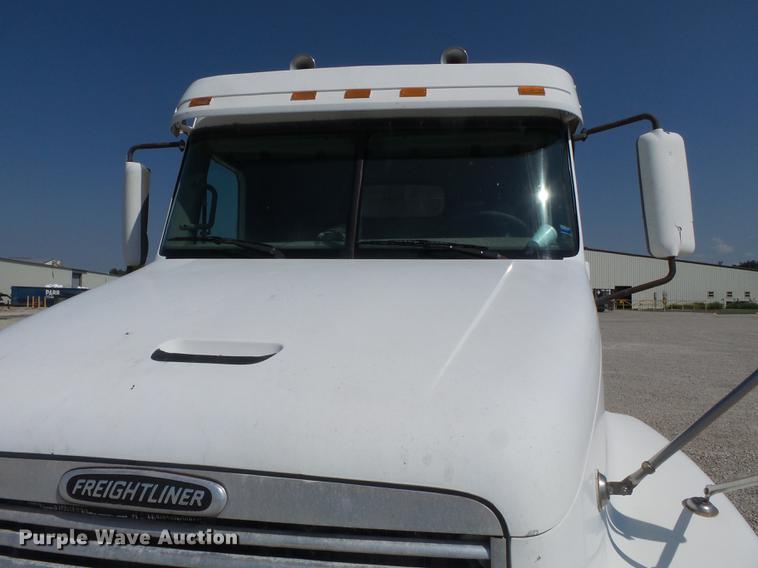 image for item DB7045 2000 Freightliner Century Class fertilizer tender truck