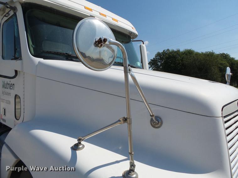 image for item DB7045 2000 Freightliner Century Class fertilizer tender truck