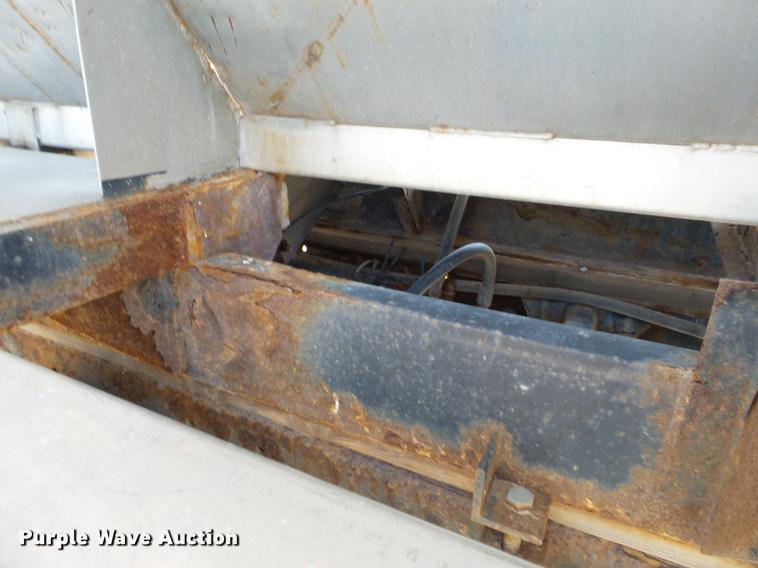 image for item DB7045 2000 Freightliner Century Class fertilizer tender truck