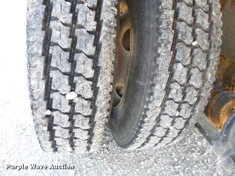 image for item DB7045 2000 Freightliner Century Class fertilizer tender truck