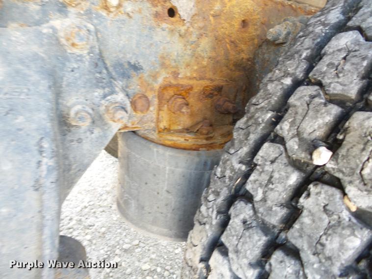 image for item DB7045 2000 Freightliner Century Class fertilizer tender truck