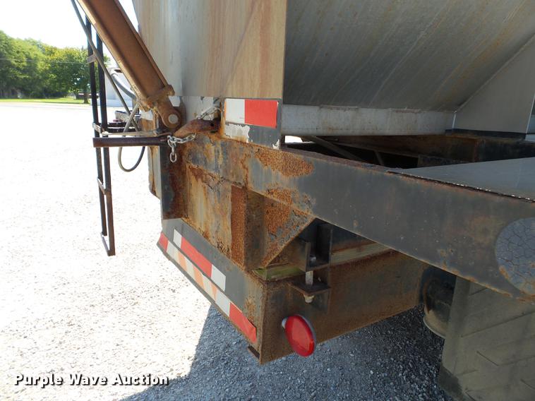 image for item DB7045 2000 Freightliner Century Class fertilizer tender truck