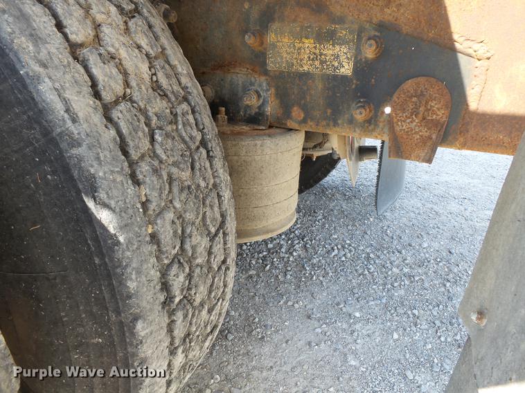 image for item DB7045 2000 Freightliner Century Class fertilizer tender truck