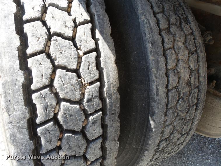 image for item DB7045 2000 Freightliner Century Class fertilizer tender truck