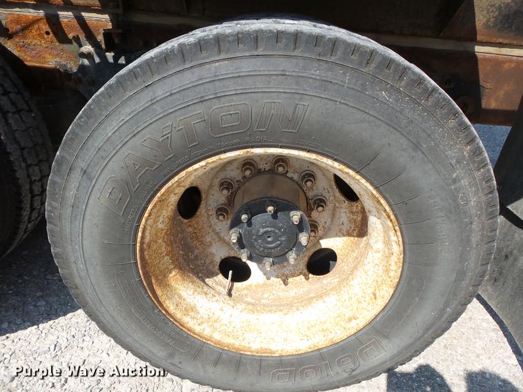 image for item DB7045 2000 Freightliner Century Class fertilizer tender truck