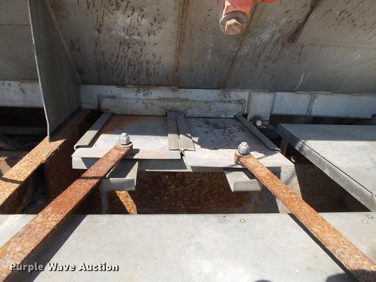 image for item DB7045 2000 Freightliner Century Class fertilizer tender truck