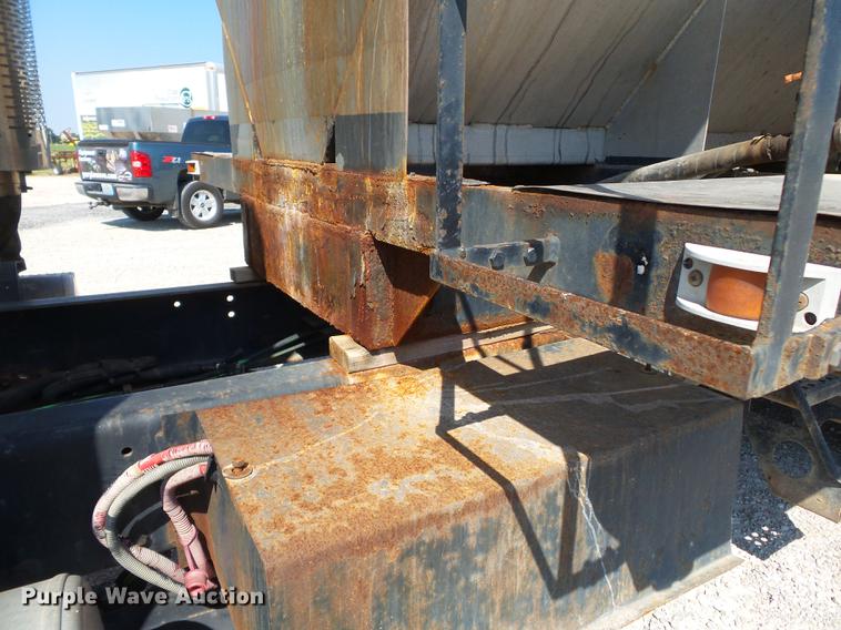 image for item DB7045 2000 Freightliner Century Class fertilizer tender truck