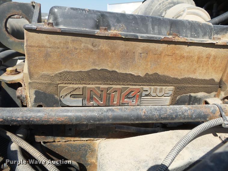 image for item DB7045 2000 Freightliner Century Class fertilizer tender truck