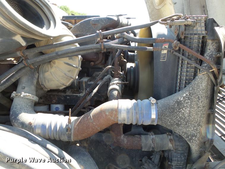 image for item DB7045 2000 Freightliner Century Class fertilizer tender truck