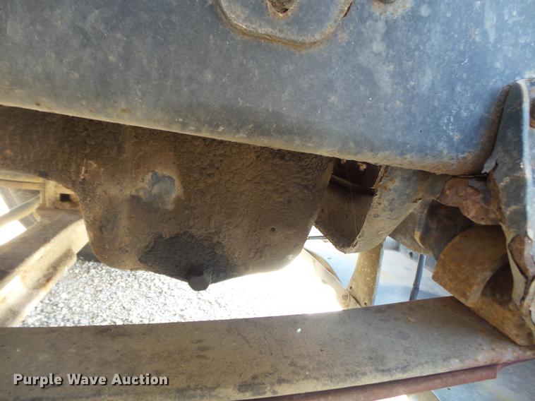 image for item DB7045 2000 Freightliner Century Class fertilizer tender truck