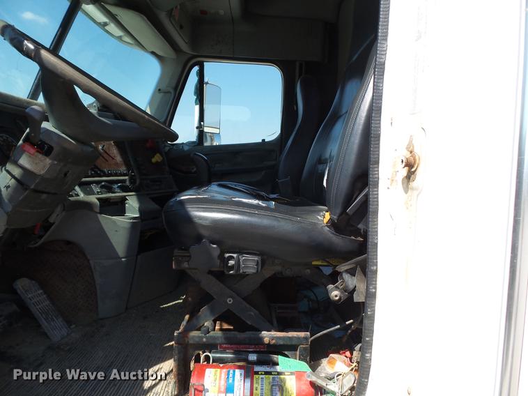 image for item DB7045 2000 Freightliner Century Class fertilizer tender truck