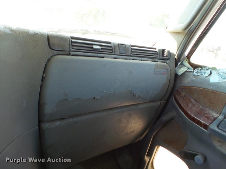 image for item DB7045 2000 Freightliner Century Class fertilizer tender truck