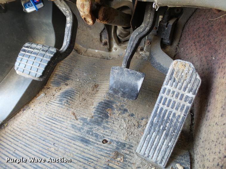 image for item DB7045 2000 Freightliner Century Class fertilizer tender truck