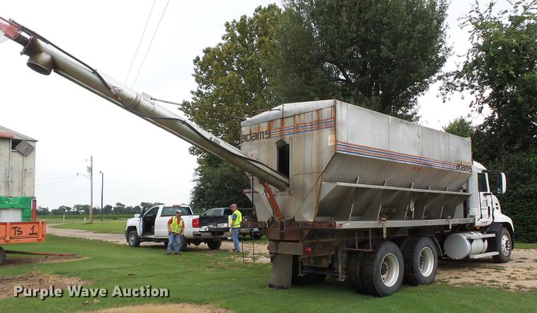 image for item DB7046 2001 Mack CX613 fertilizer tender truck