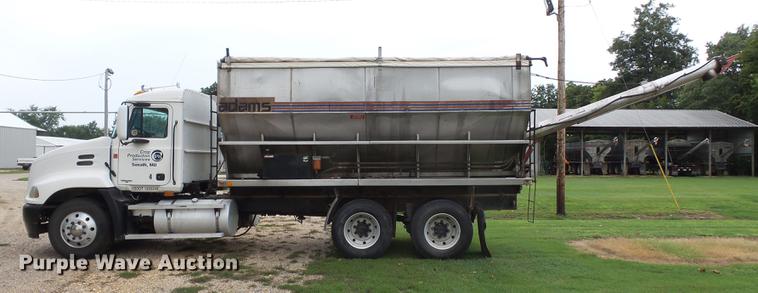 image for item DB7046 2001 Mack CX613 fertilizer tender truck