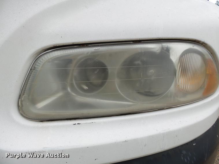 image for item DB7046 2001 Mack CX613 fertilizer tender truck