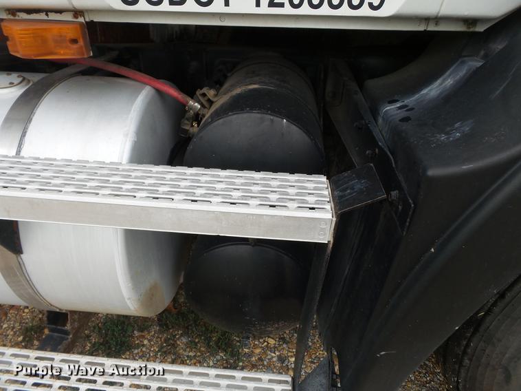 image for item DB7046 2001 Mack CX613 fertilizer tender truck