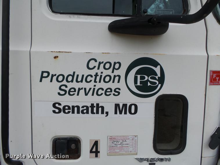 image for item DB7046 2001 Mack CX613 fertilizer tender truck