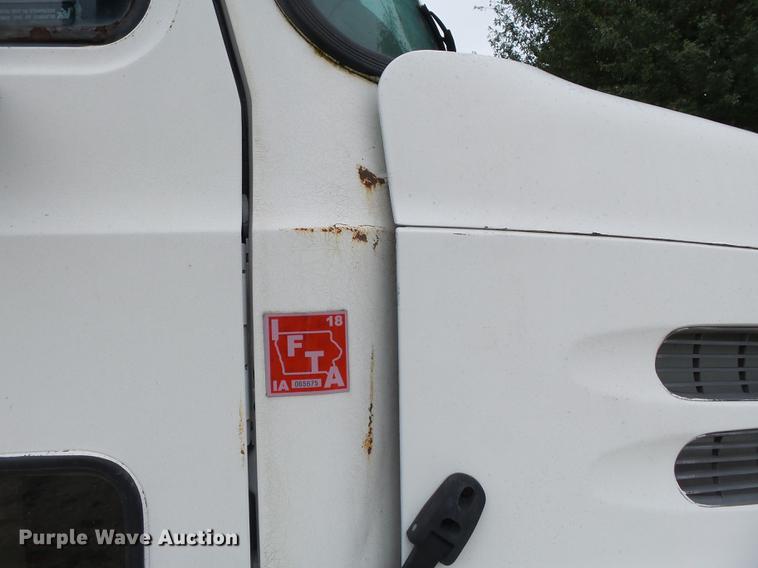 image for item DB7046 2001 Mack CX613 fertilizer tender truck