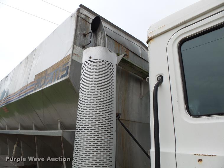 image for item DB7046 2001 Mack CX613 fertilizer tender truck