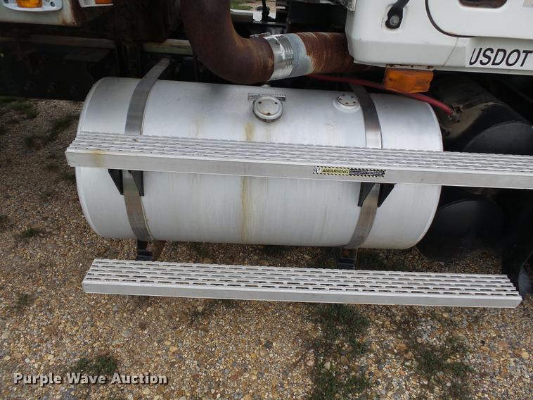 image for item DB7046 2001 Mack CX613 fertilizer tender truck