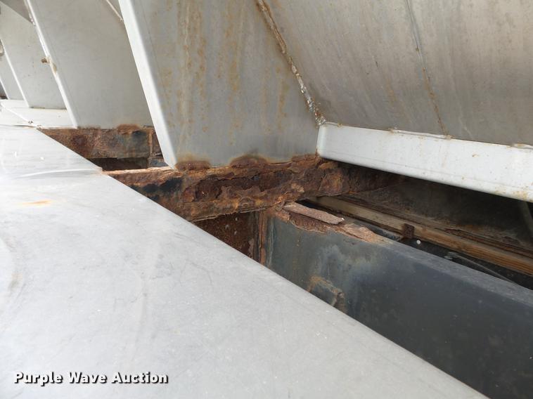 image for item DB7046 2001 Mack CX613 fertilizer tender truck