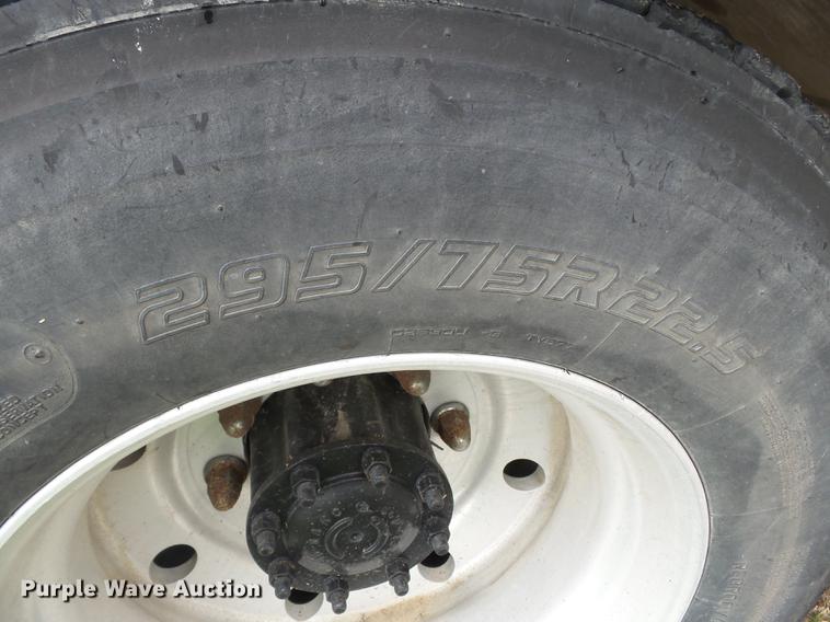 image for item DB7046 2001 Mack CX613 fertilizer tender truck