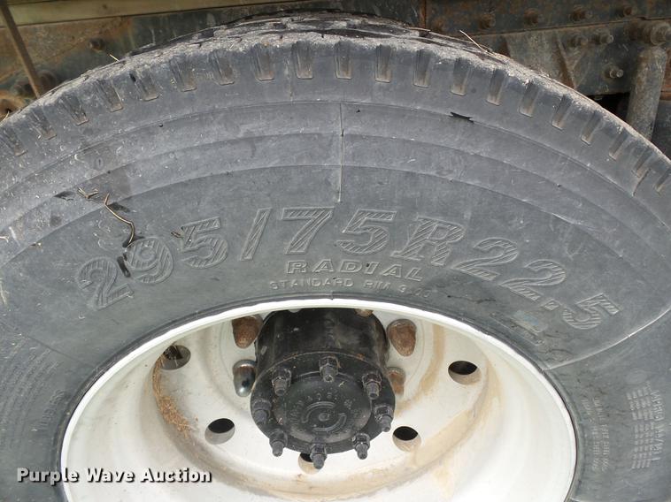 image for item DB7046 2001 Mack CX613 fertilizer tender truck