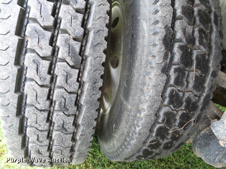 image for item DB7046 2001 Mack CX613 fertilizer tender truck