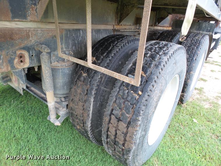 image for item DB7046 2001 Mack CX613 fertilizer tender truck