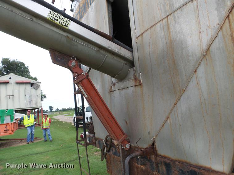 image for item DB7046 2001 Mack CX613 fertilizer tender truck