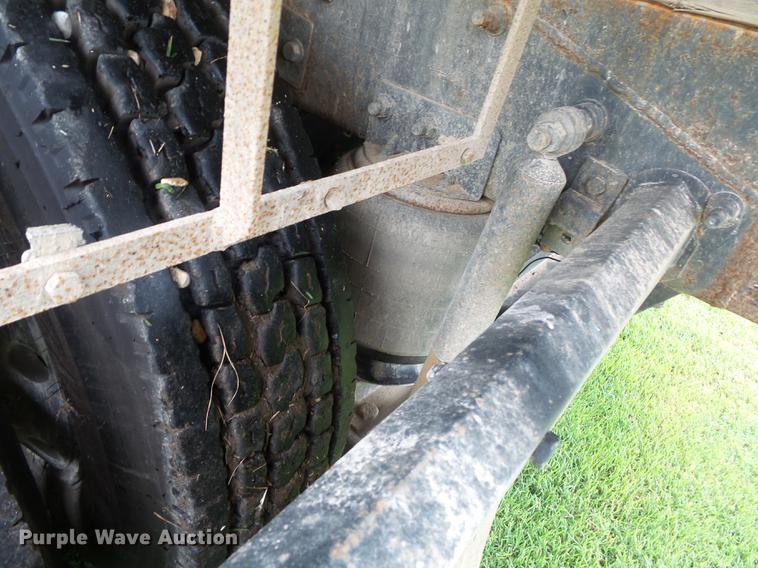 image for item DB7046 2001 Mack CX613 fertilizer tender truck