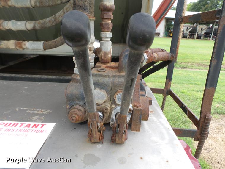 image for item DB7046 2001 Mack CX613 fertilizer tender truck